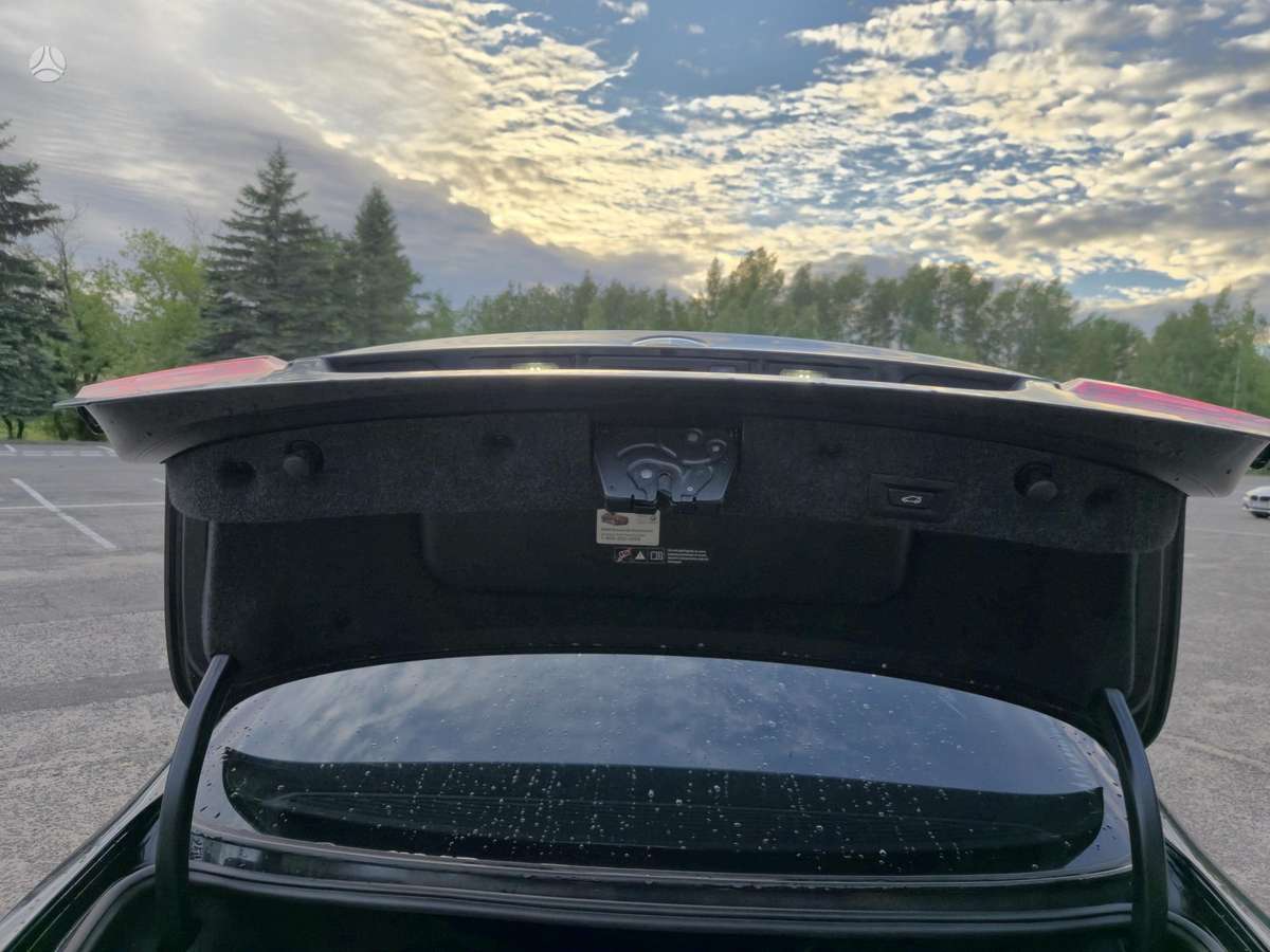BMW 528, 2.0 l., Седан