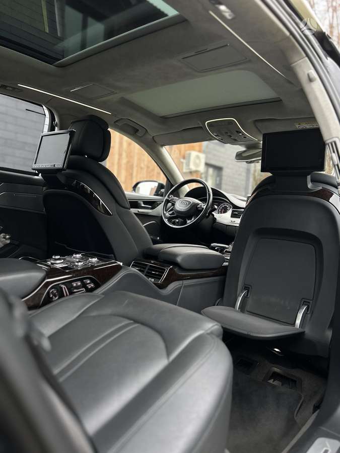 Audi A8 L, 3.0 l., Седан