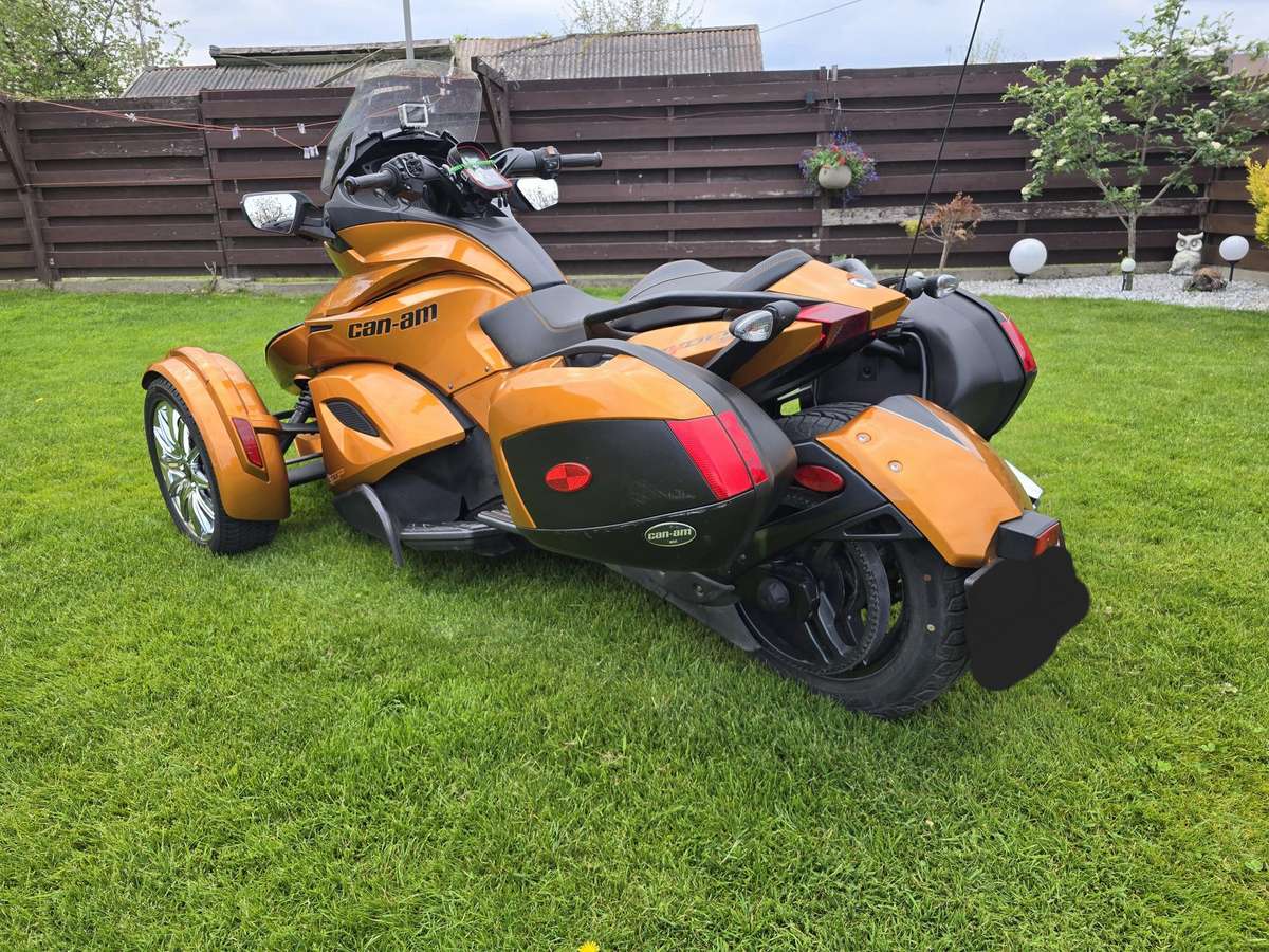 Can-Am Spyder 998cc, трициклы