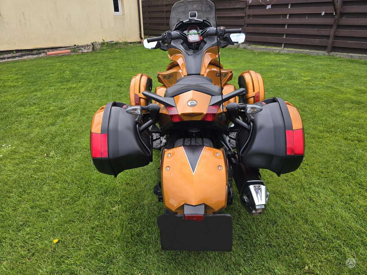 Can-Am Spyder 998cc, трициклы