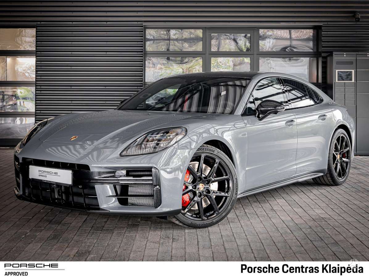 Porsche Panamera - 1