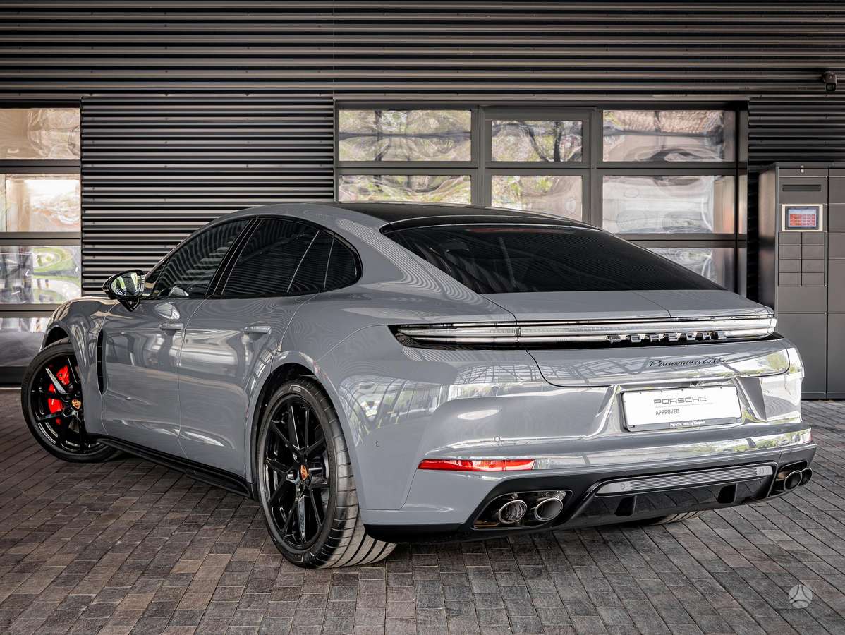 Porsche Panamera - 3