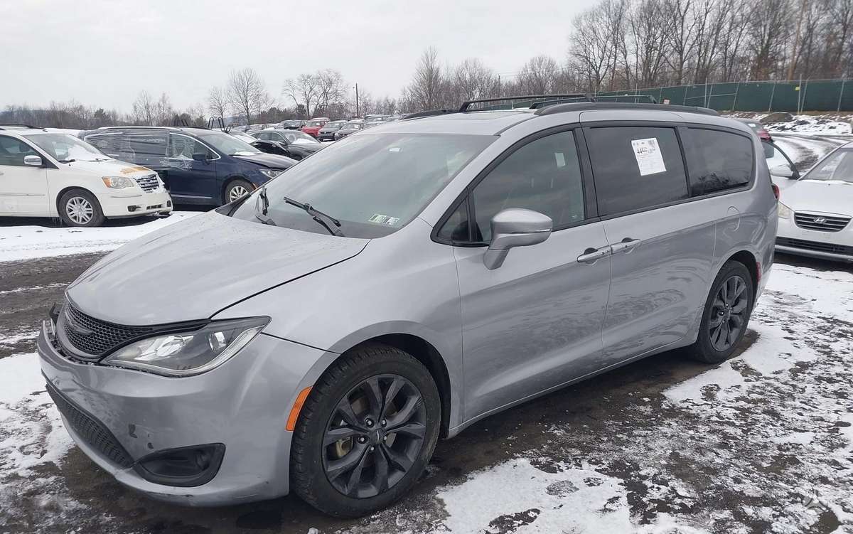 Chrysler Pacifica dalimis. Crysler pacifica 2020 metu dalimis