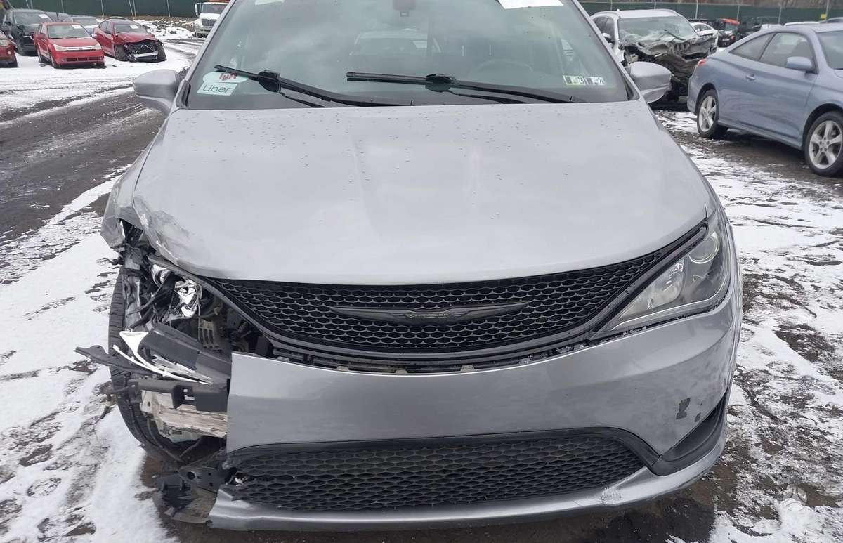 Chrysler Pacifica dalimis. Crysler pacifica 2020 metu dalimis