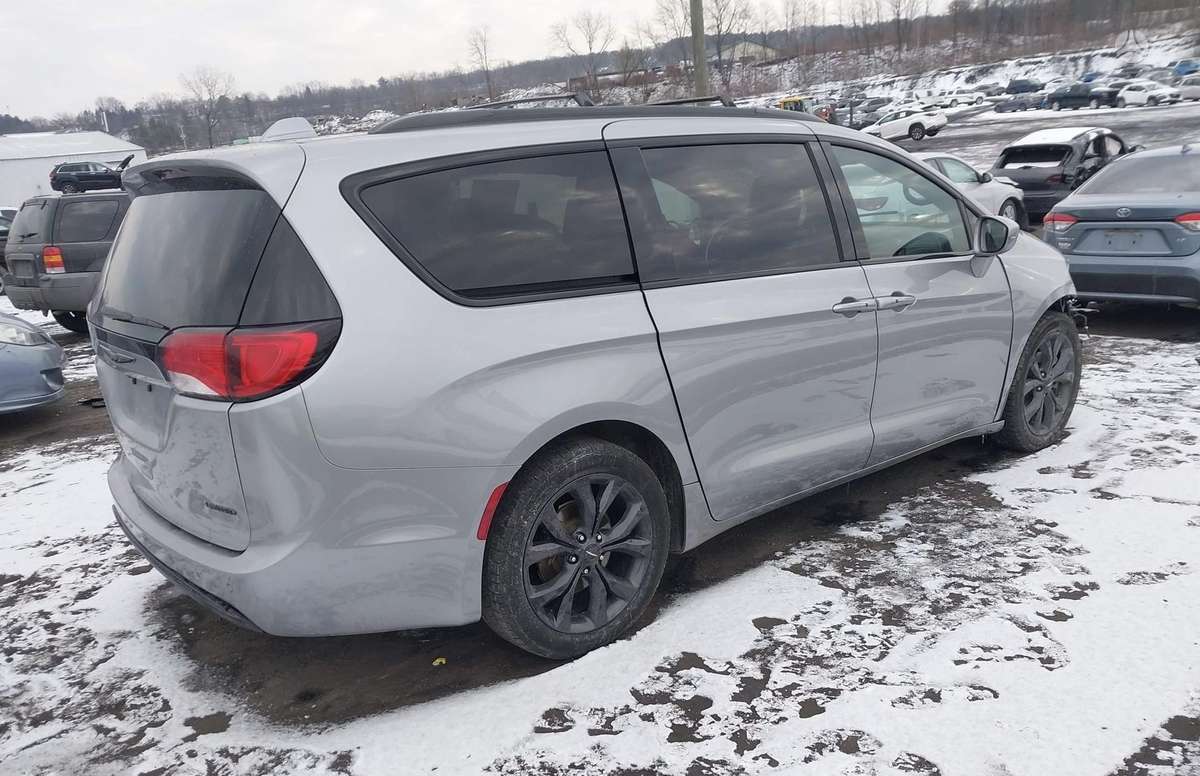 Chrysler Pacifica dalimis. Crysler pacifica 2020 metu dalimis