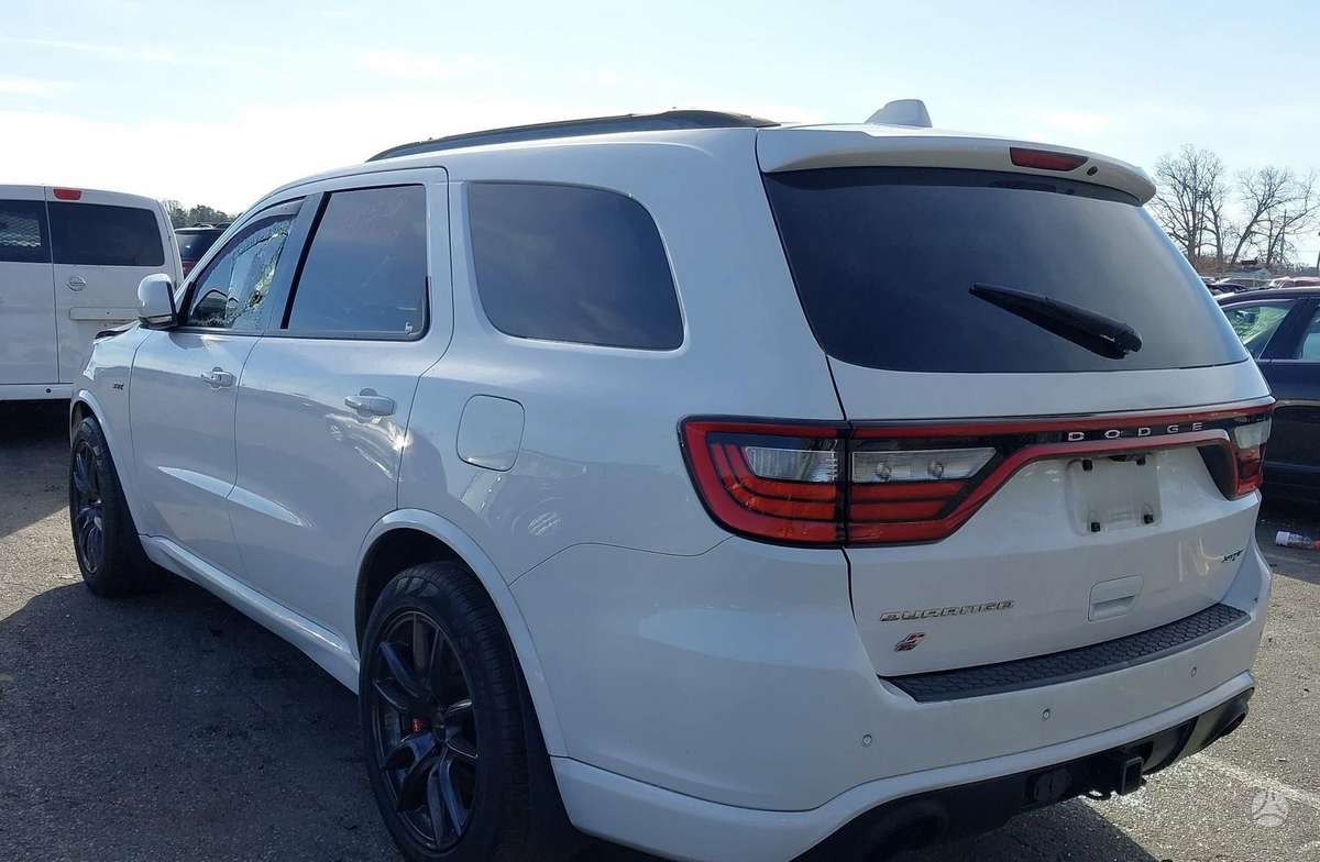 Dodge Durango for parts. Dodge durango srt 6 4