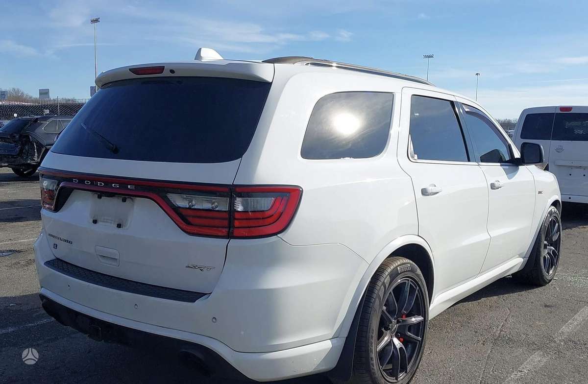 Dodge Durango for parts. Dodge durango srt 6 4