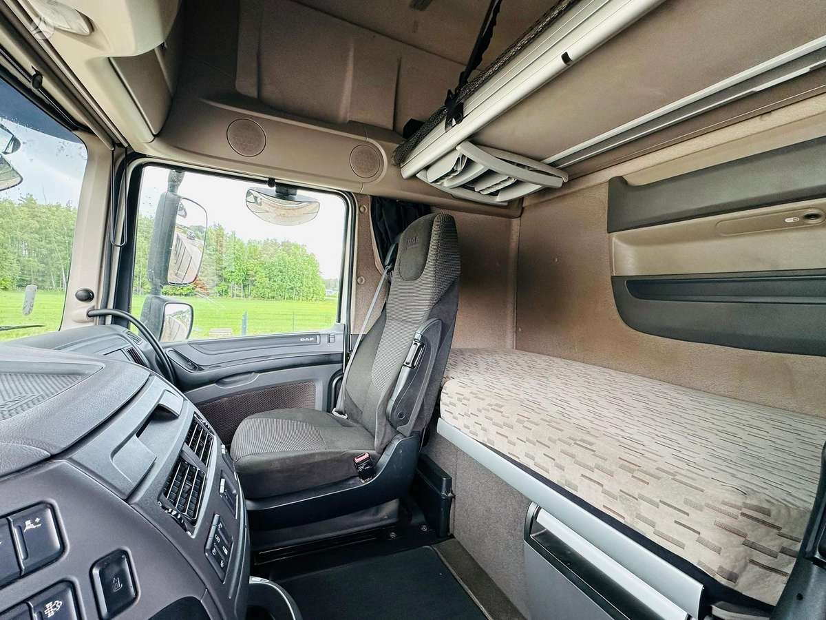 DAF XF 460 FT, double sleeper