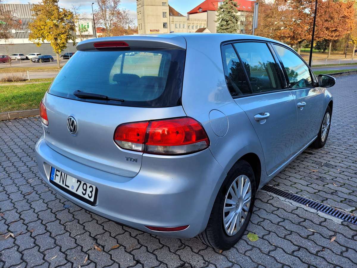 Volkswagen Golf, 1.6 l., hatchback