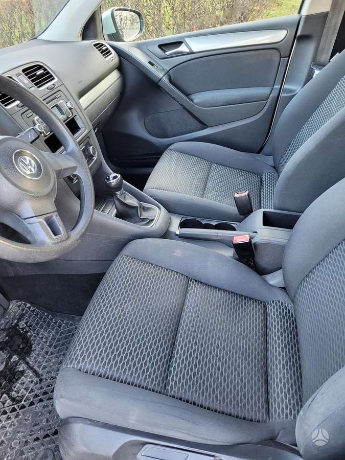 Volkswagen Golf, 1.6 l., hatchback