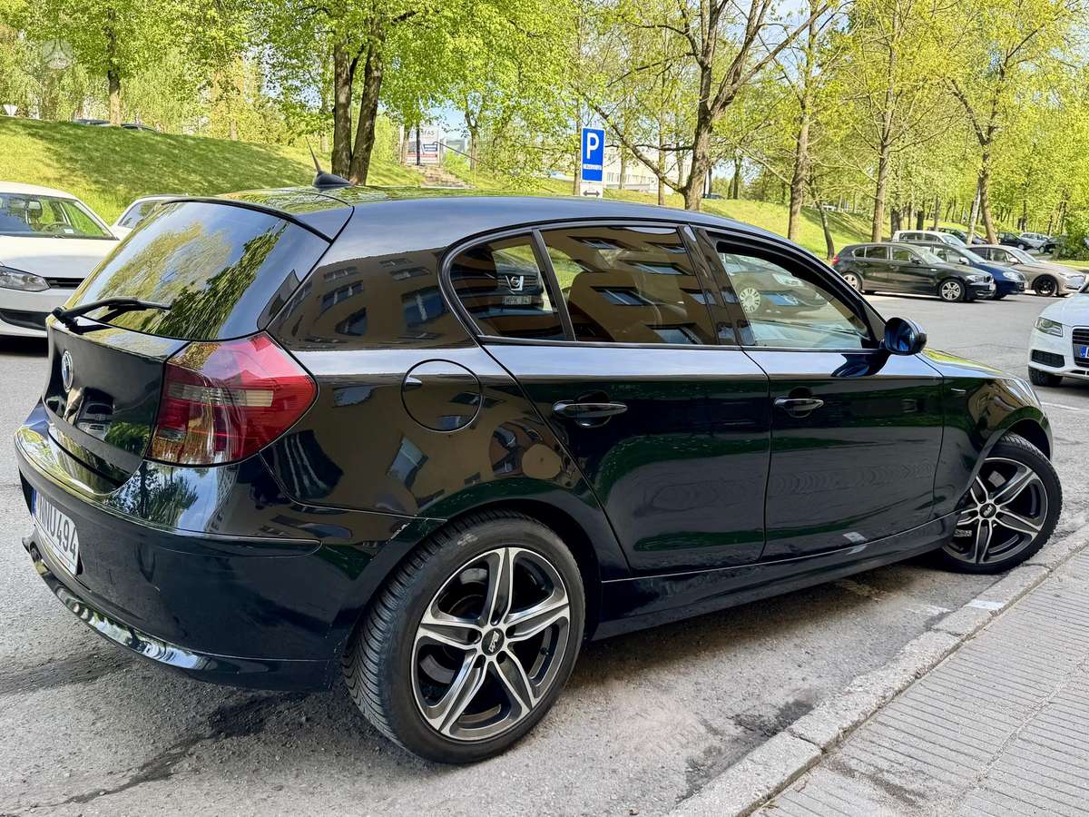 BMW 118, 2.0 l., Хэтчбек