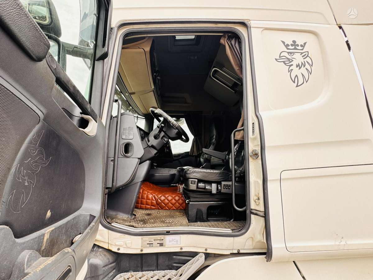 Scania R560, double sleeper