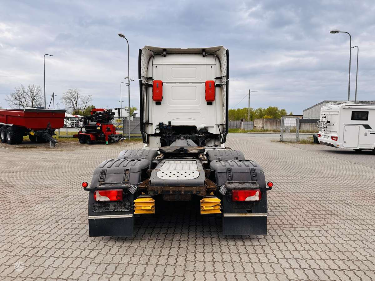 Scania R560, double sleeper