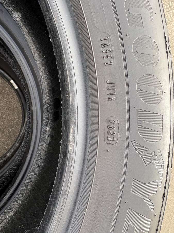 Goodyear EfficientGrip Performance EV, летние 215/55 R18