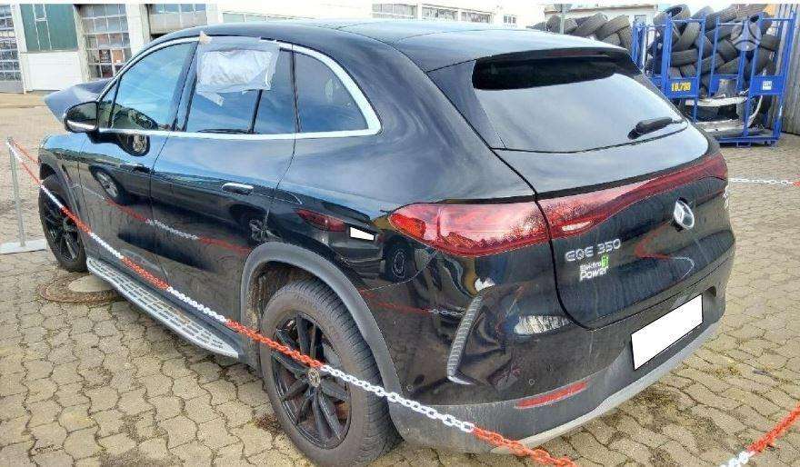 Mercedes-Benz EQE dalimis
