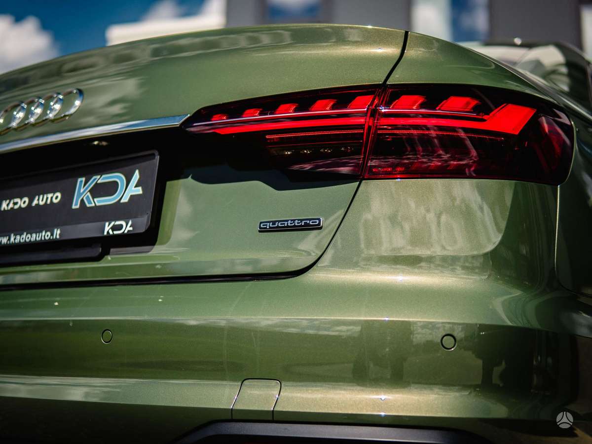 Audi A4, 2.0 l., Седан