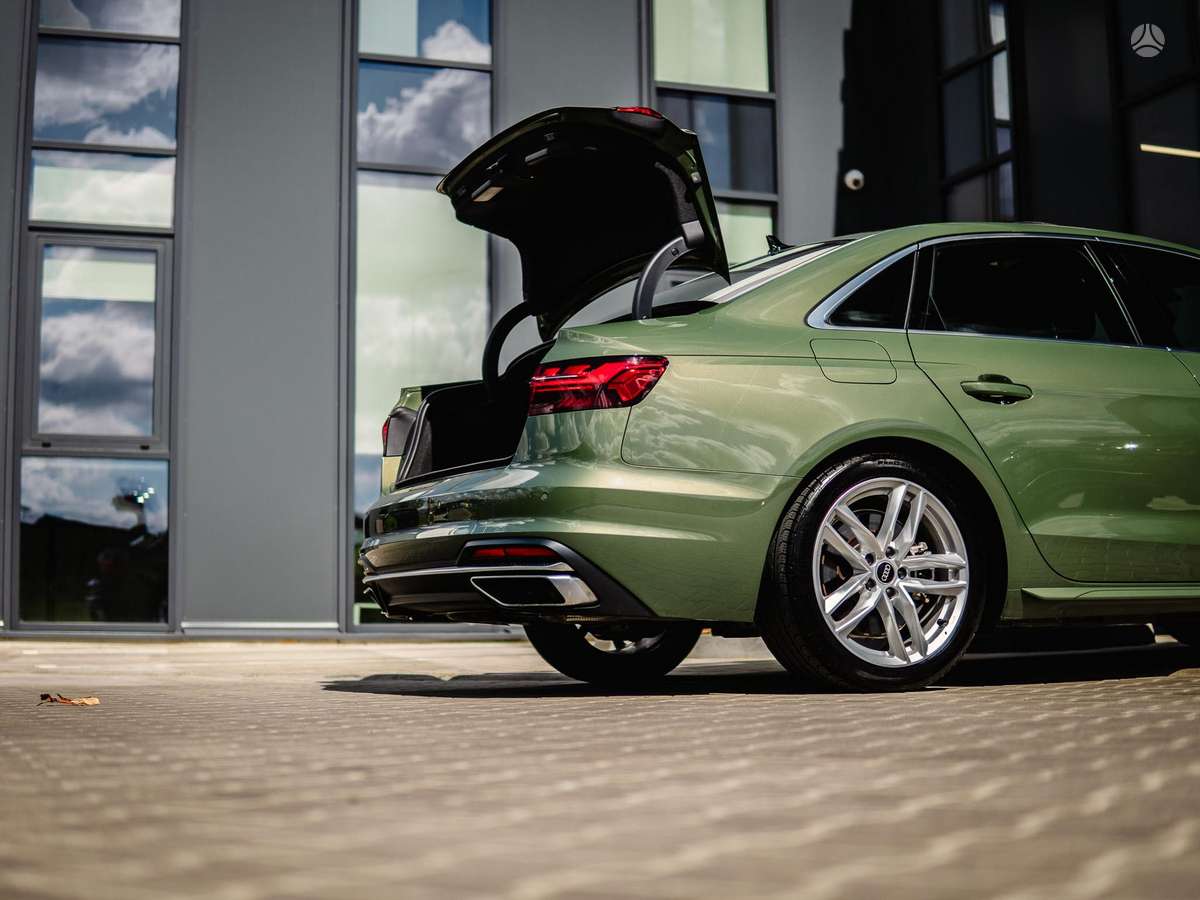 Audi A4, 2.0 l., Седан