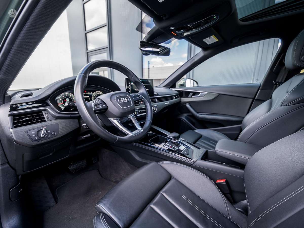 Audi A4, 2.0 l., Седан