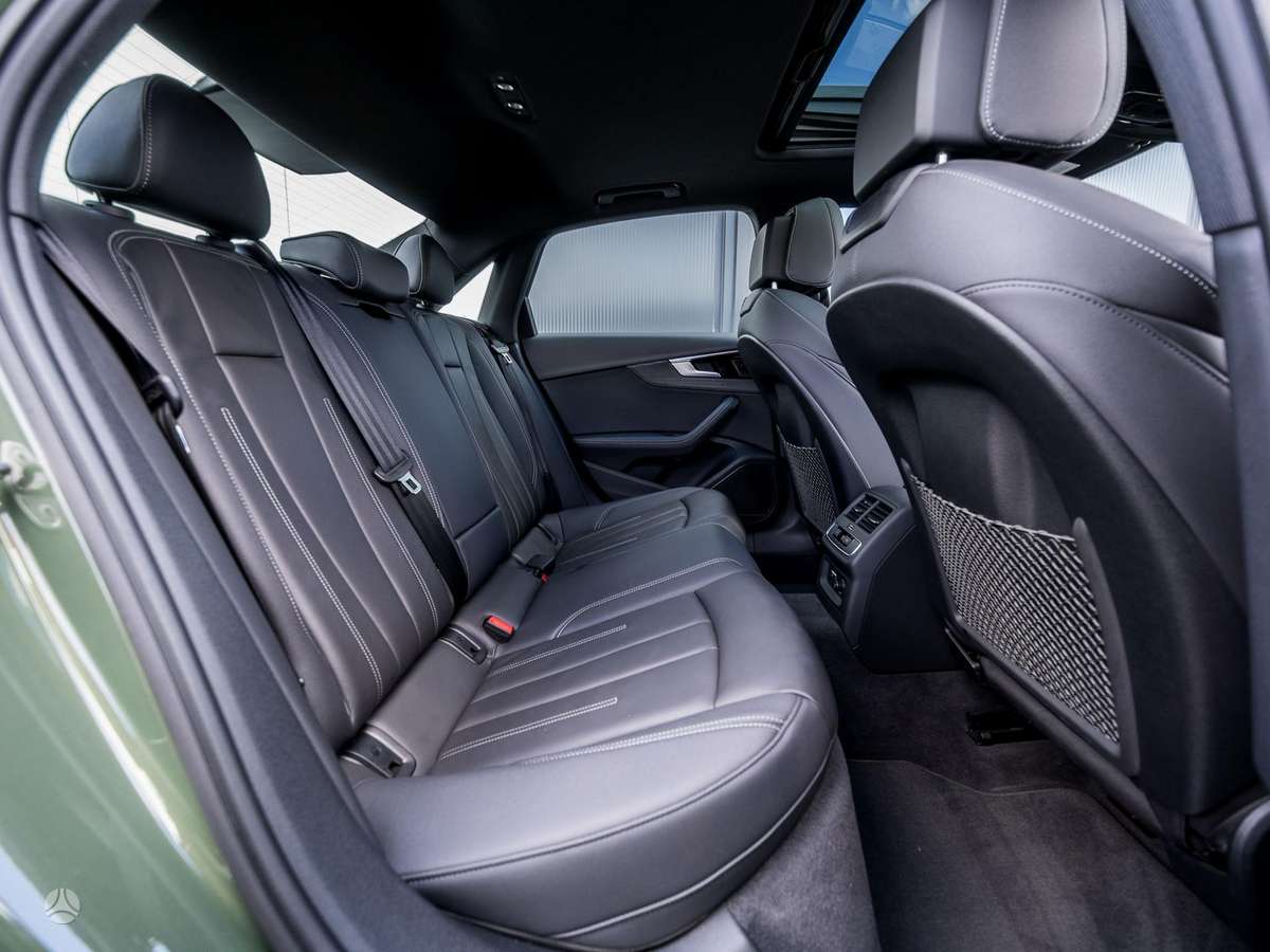 Audi A4, 2.0 l., Седан