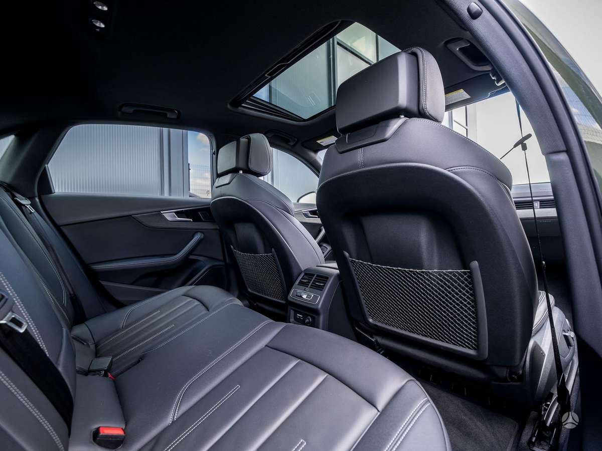 Audi A4, 2.0 l., Седан