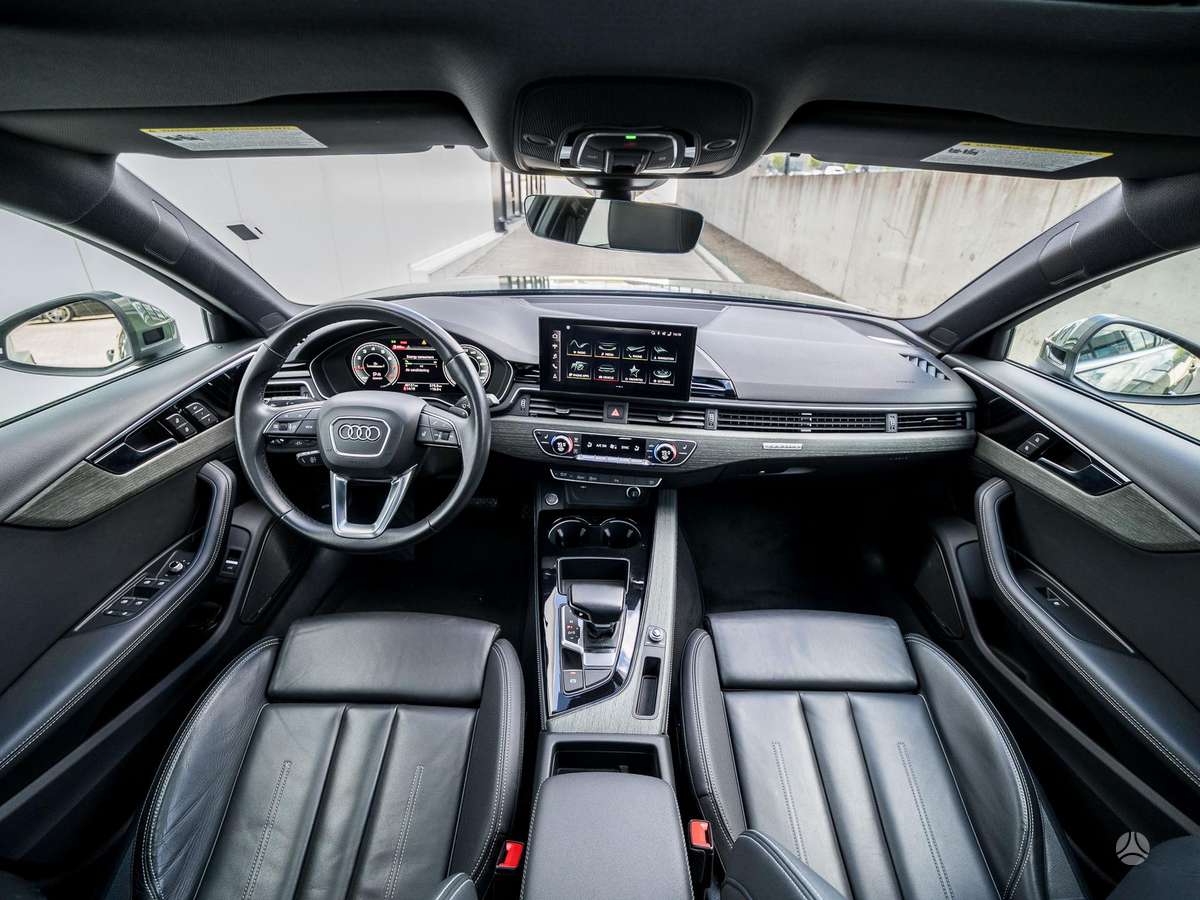 Audi A4, 2.0 l., Седан