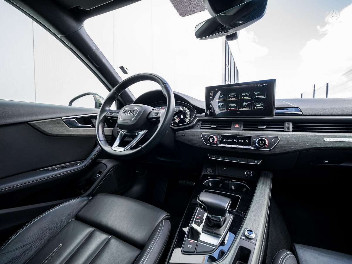 Audi A4, 2.0 l., Седан