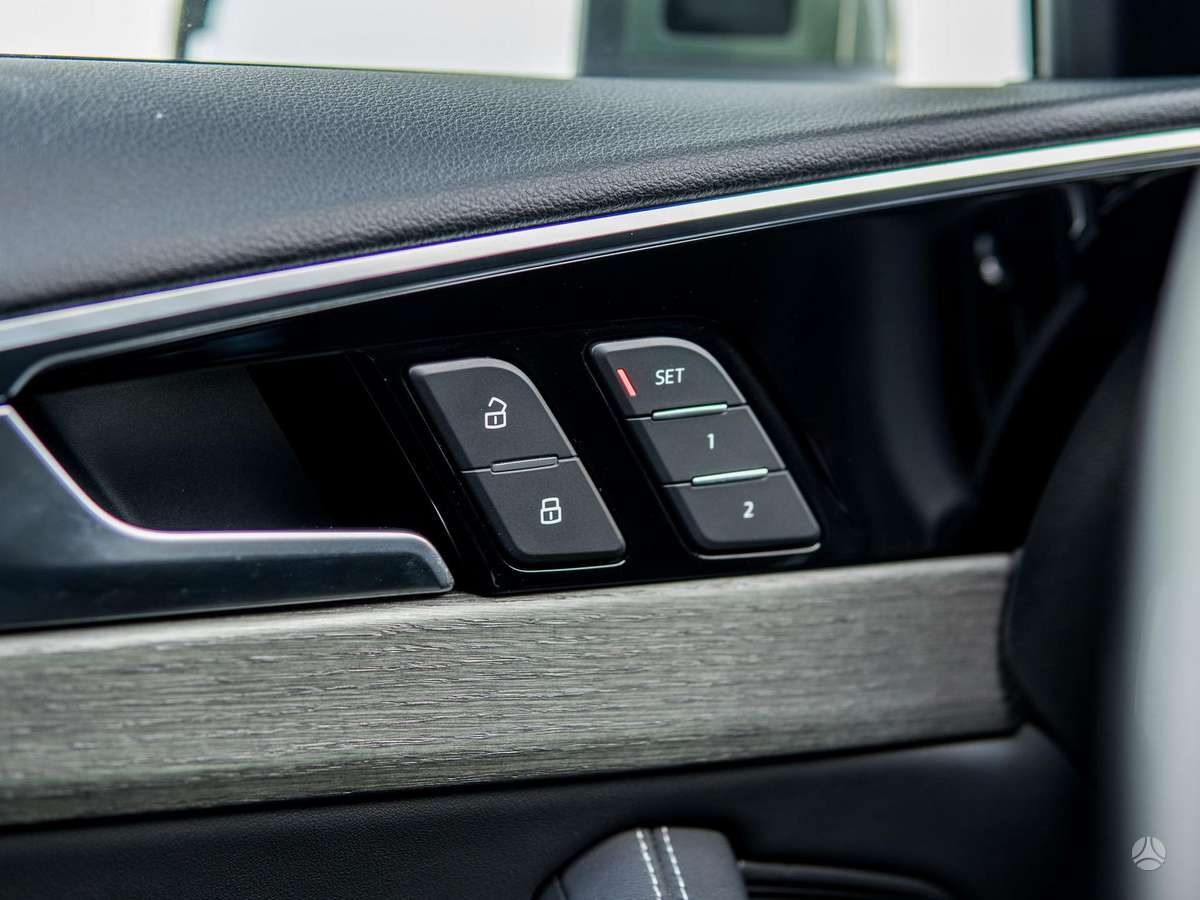 Audi A4, 2.0 l., Седан