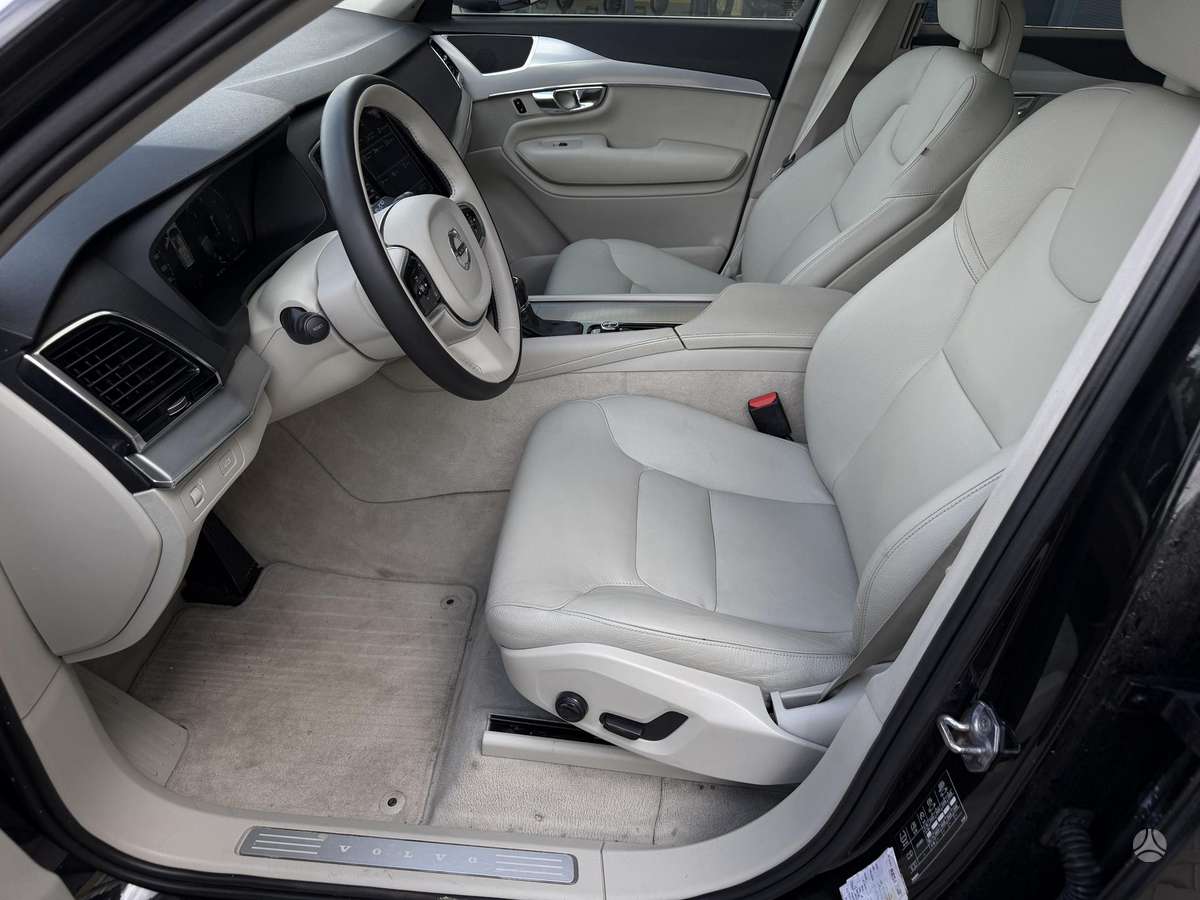 Volvo XC90 - 11