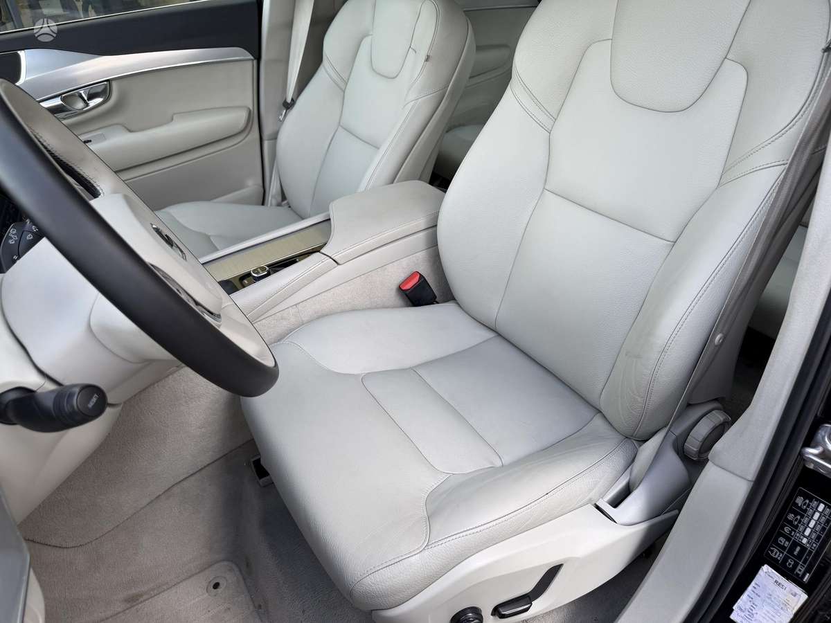 Volvo XC90 - 12