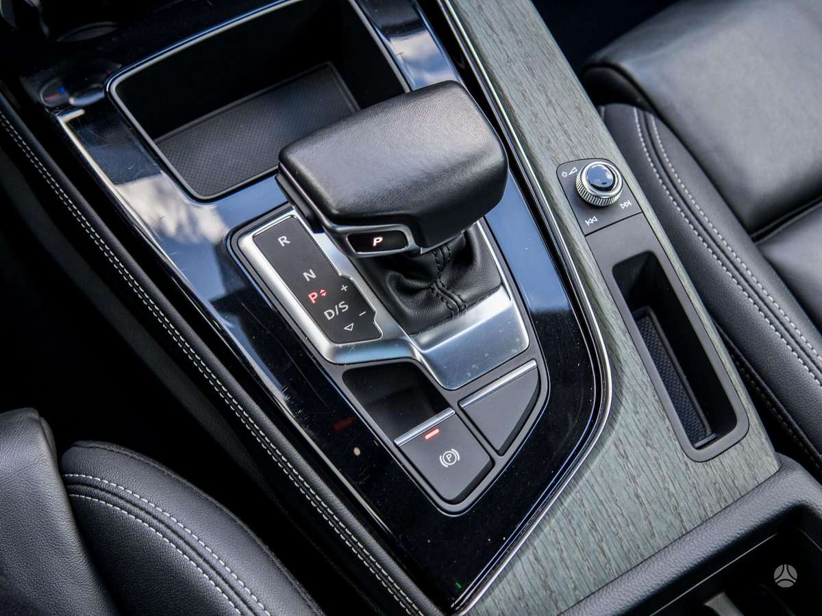Audi A4, 2.0 l., Седан