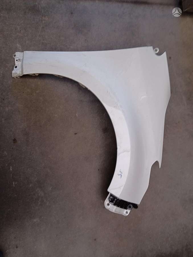 Toyota Yaris kėbulo dalys