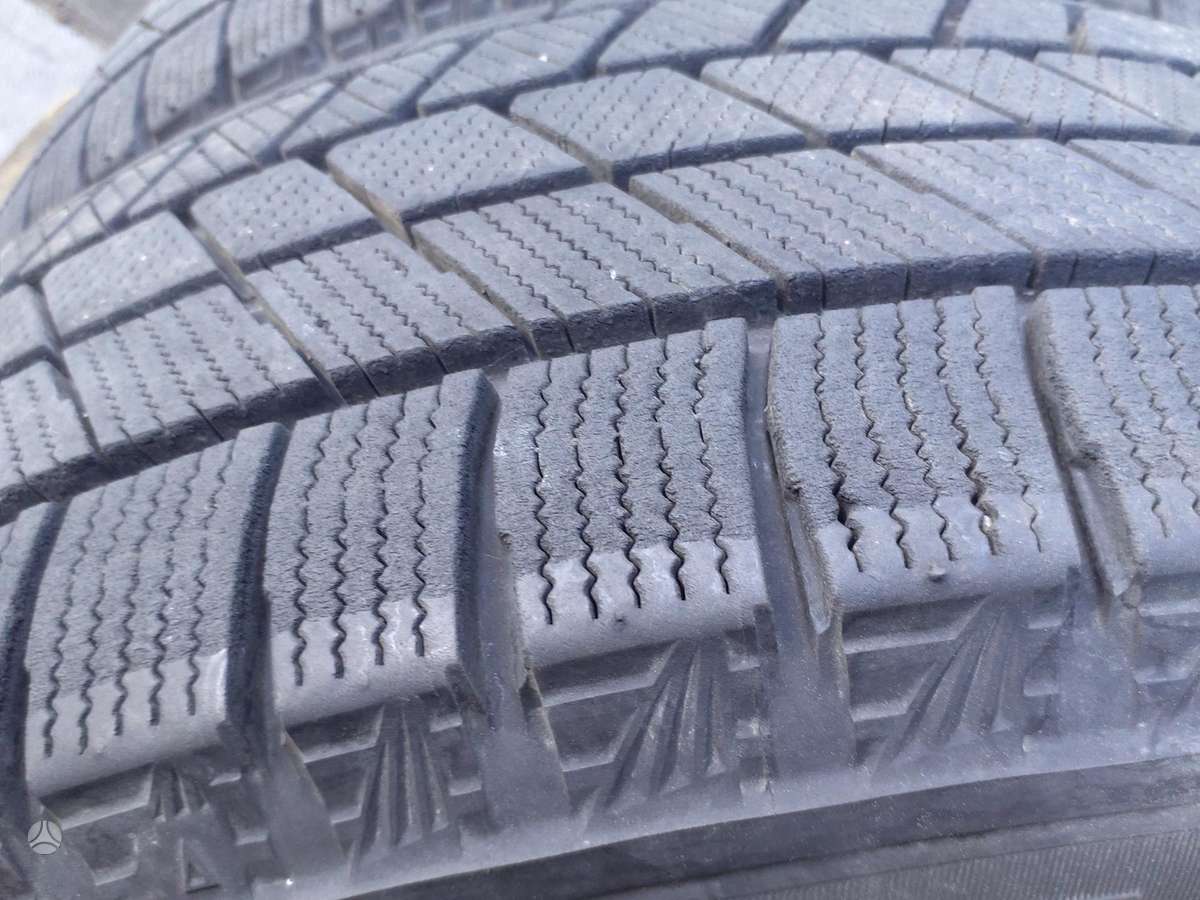 Bridgestone Blizzak VRX3, всесезонные 215/60 R16