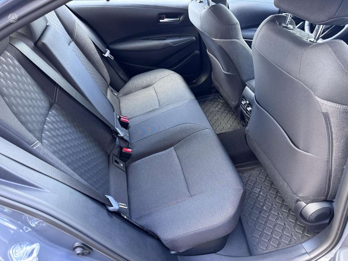 Toyota Corolla, 1.8 l., saloon / sedan