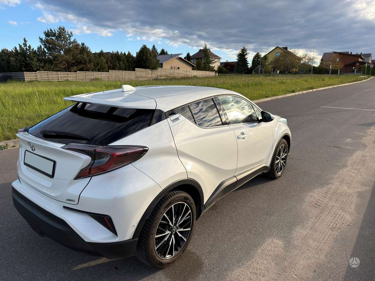 Toyota C-HR - 4