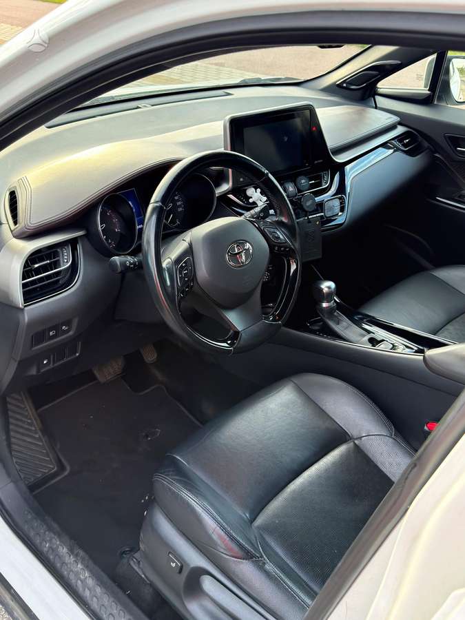 Toyota C-HR - 7