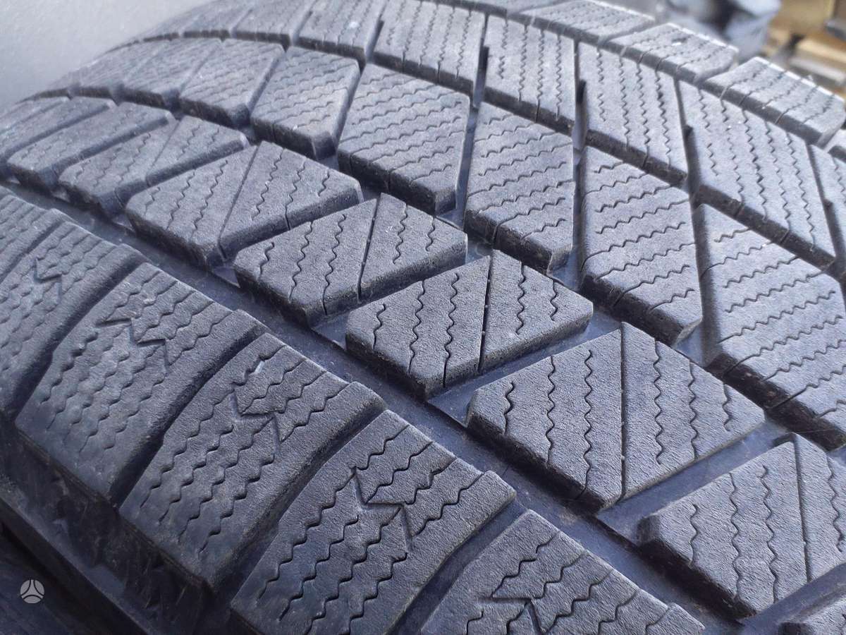 Bridgestone Blizzak VRX3, всесезонные 215/60 R16