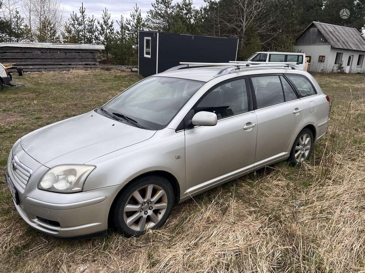 Toyota Avensis - 2
