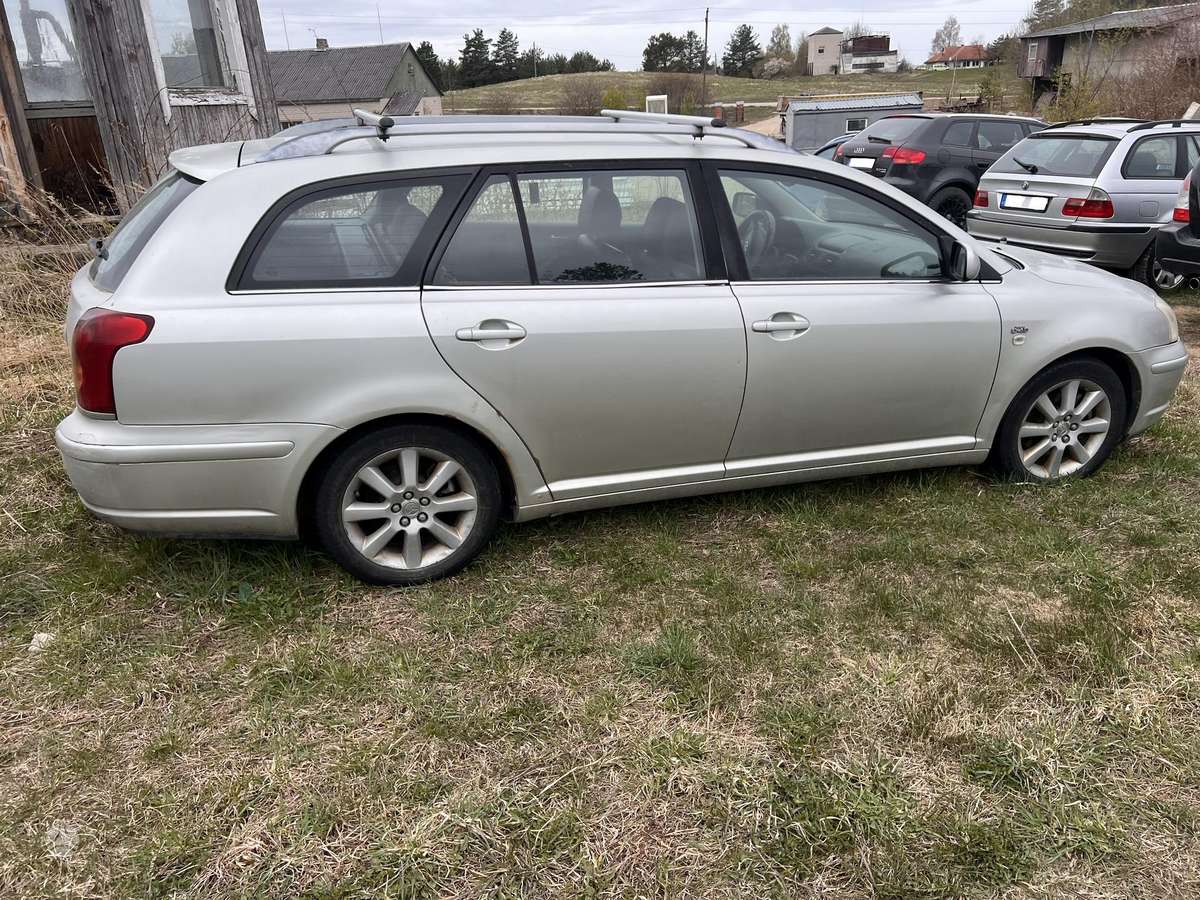 Toyota Avensis - 4
