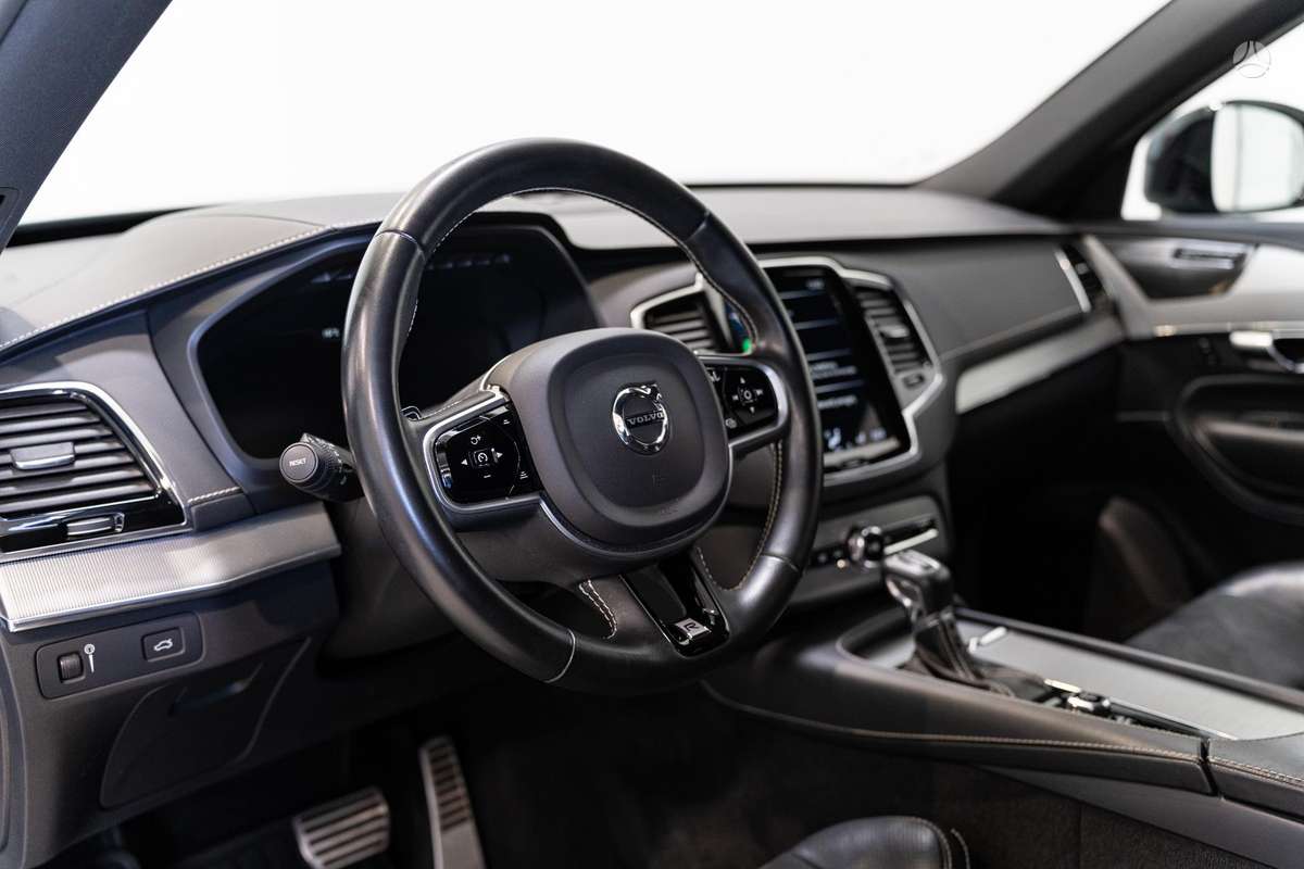 Volvo XC90 - 11