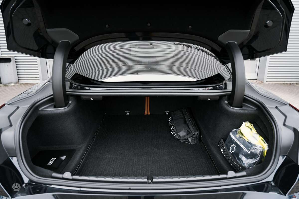 BMW M850, 4.4 l., coupe