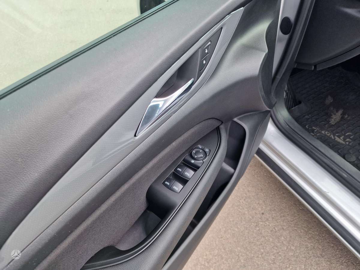 Opel Insignia, 1.6 l., Универсал