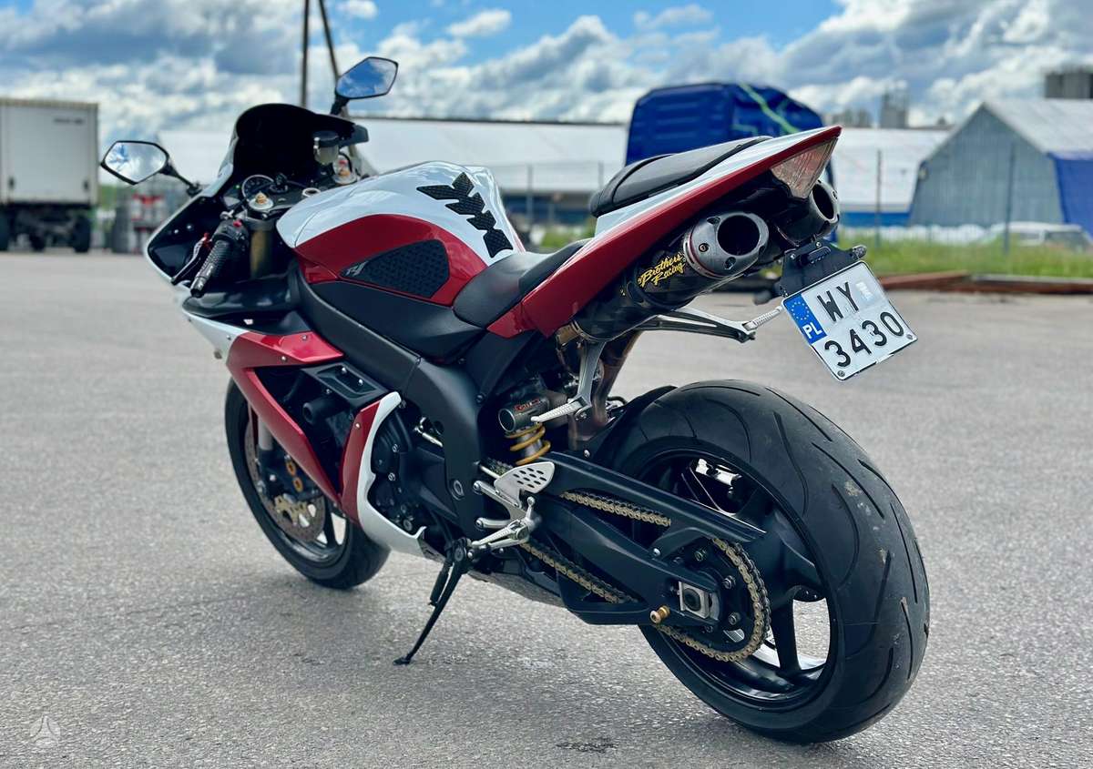 Yamaha R1 1000cc, superbikes