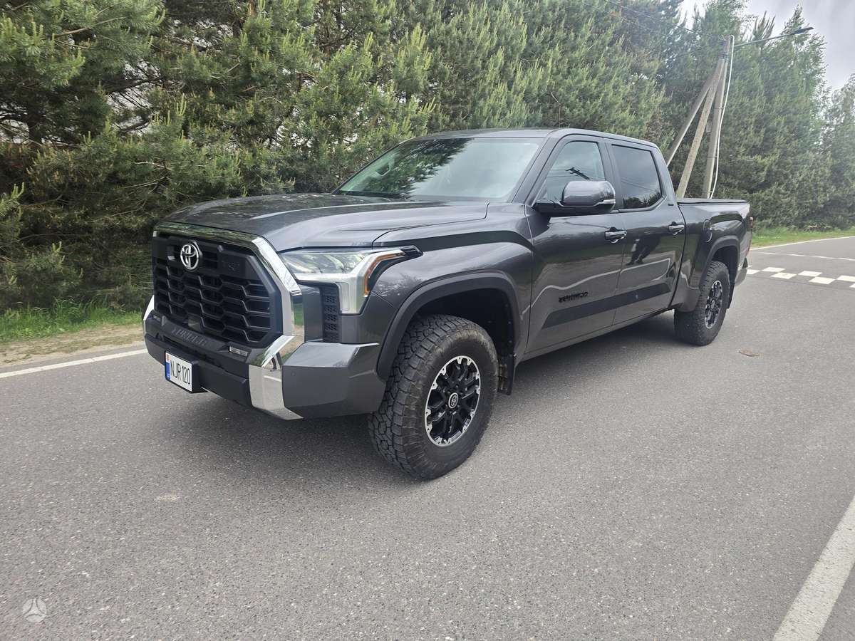 Toyota Tundra - 1