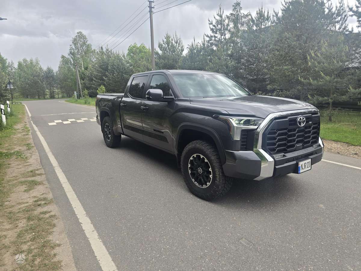 Toyota Tundra - 2