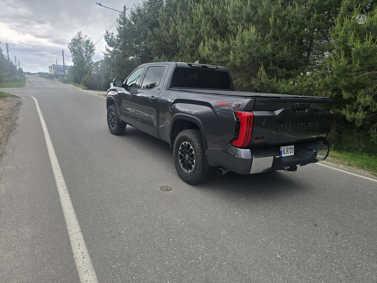 Toyota Tundra - 6