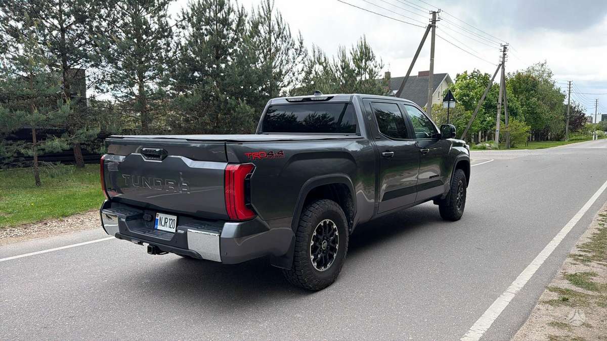 Toyota Tundra - 8