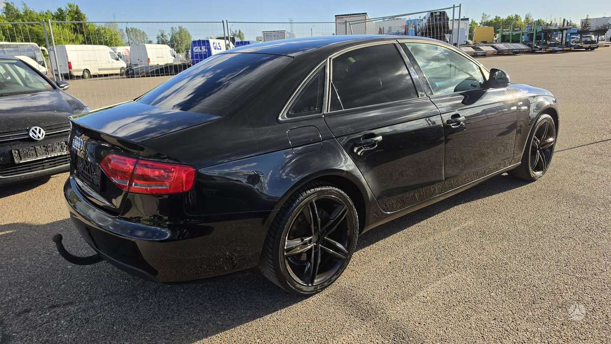 Audi A4, 1.8 l., Седан
