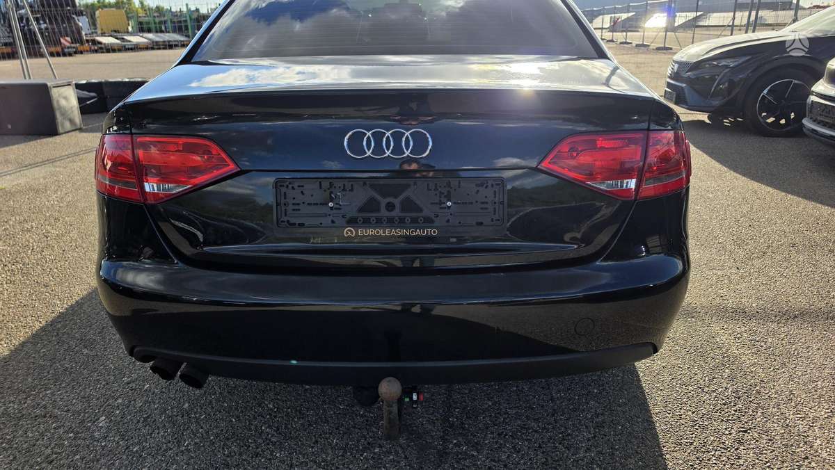 Audi A4, 1.8 l., Седан