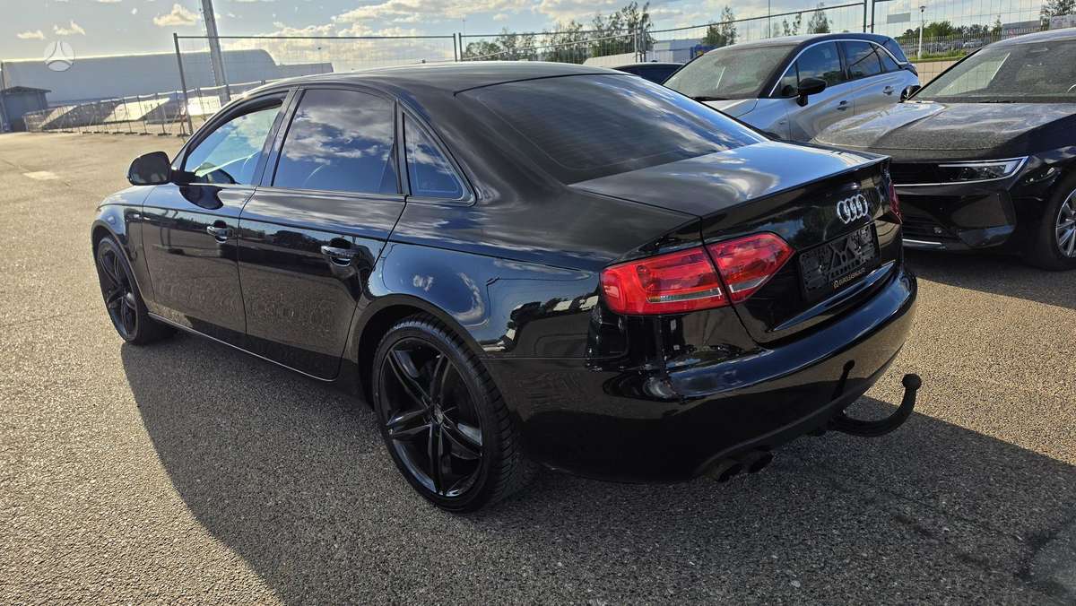 Audi A4, 1.8 l., Седан