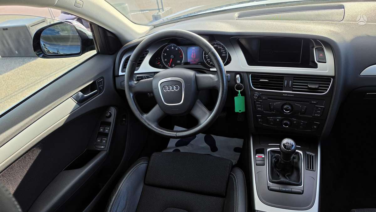 Audi A4, 1.8 l., Седан